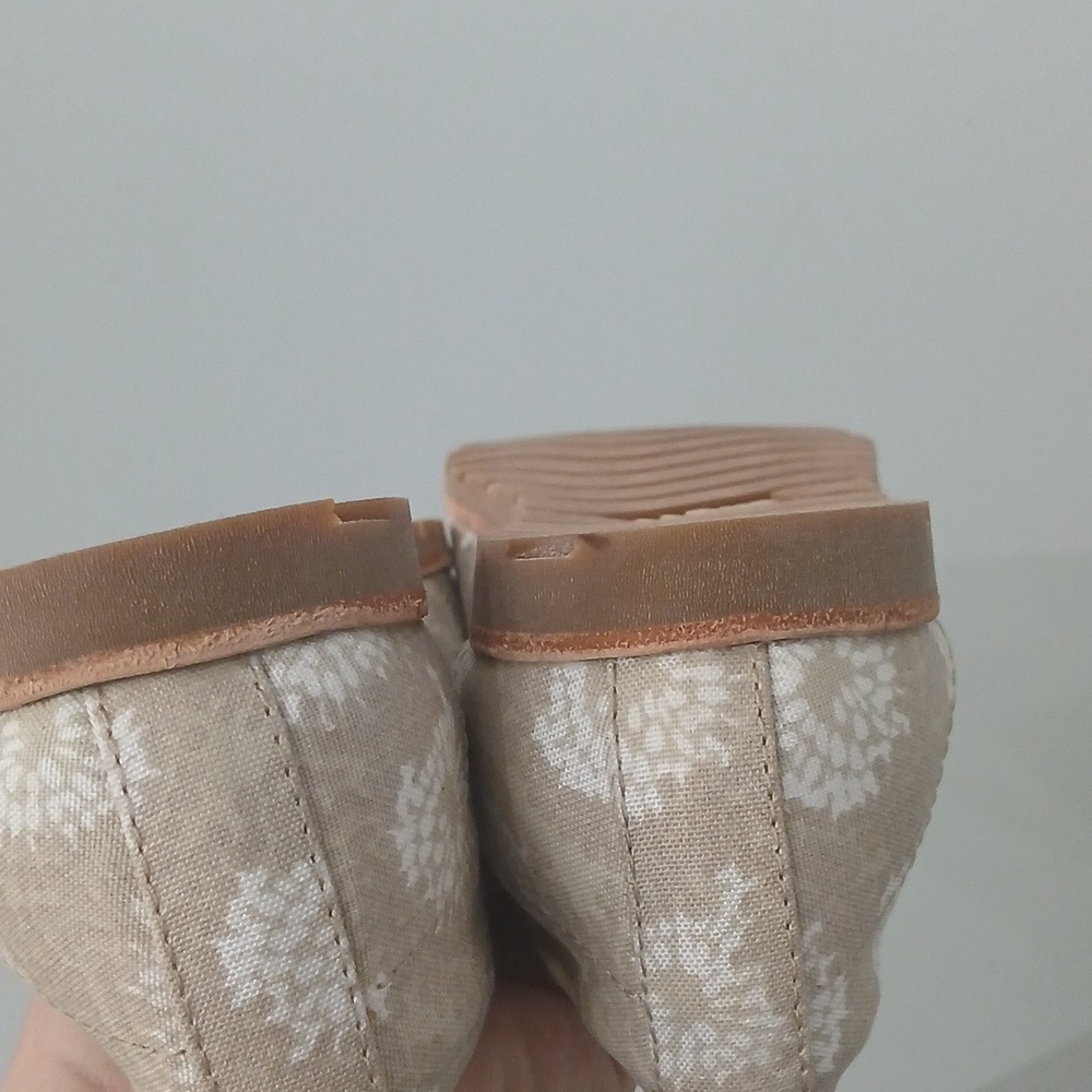 NWOT LLBean Women's Cream Slip-On Shoes, Sz 9 - Picture 5 of 5
